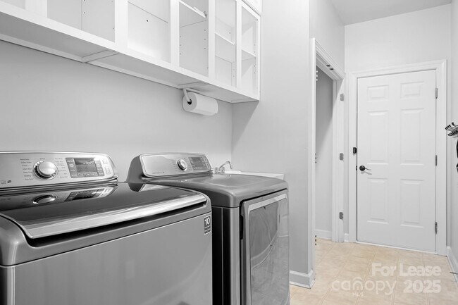 Building Photo - 20428 Marblehead Ct