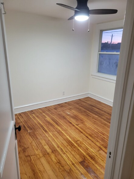 Building Photo - 306 Chestnut St