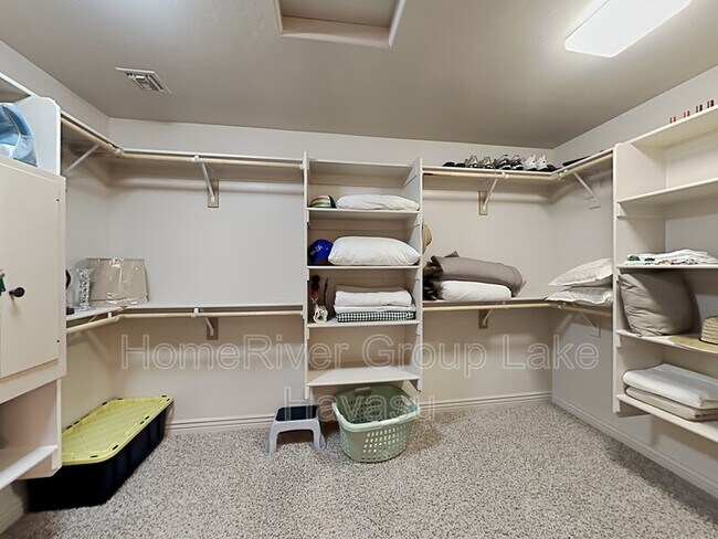 Building Photo - 1890 Ranchito Dr