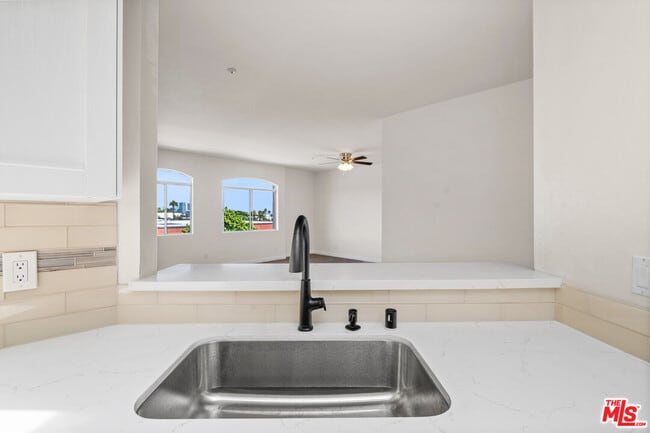 Building Photo - 1255 Federal Ave