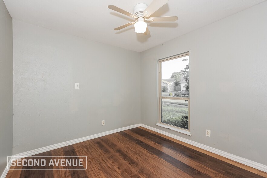 Building Photo - 7525 Ashcrest Ln