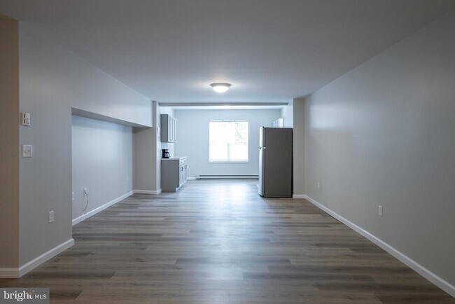 Building Photo - 419 Woodward St