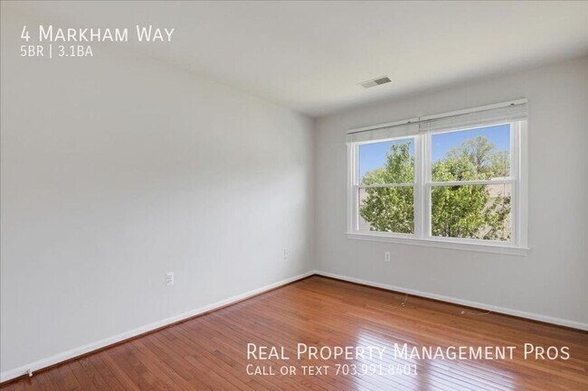 Building Photo - 4 Markham Way