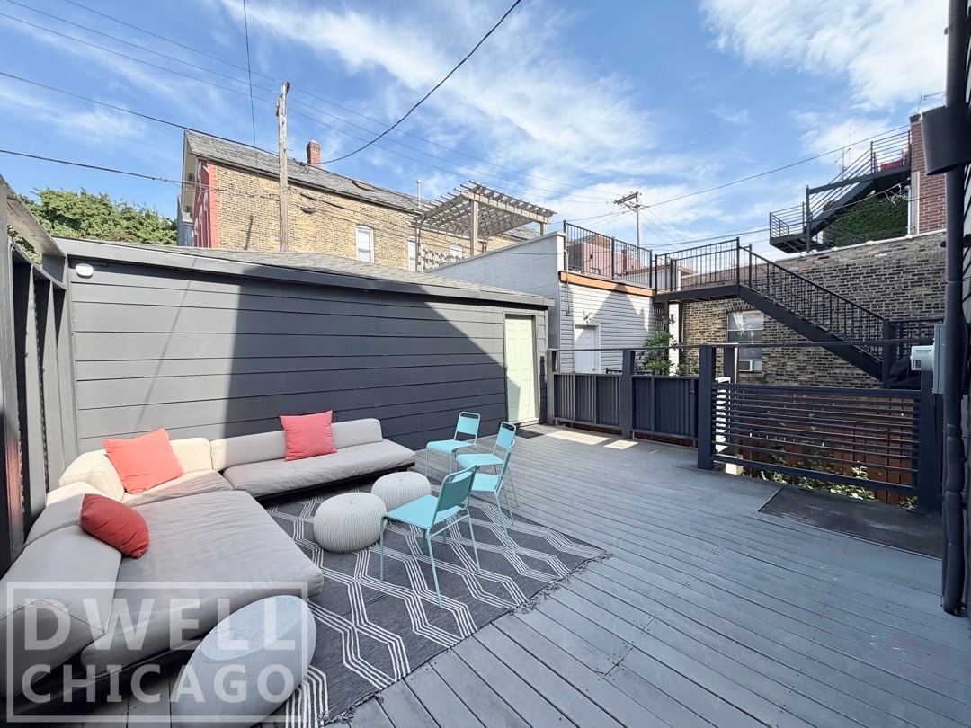 Building Photo - 1419 N Paulina St