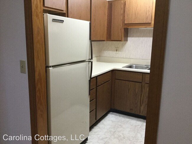 Building Photo - 521 Courtwood Ln
