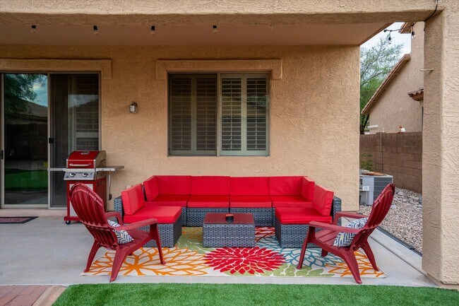 Building Photo - 8566 W Cinnabar Ave
