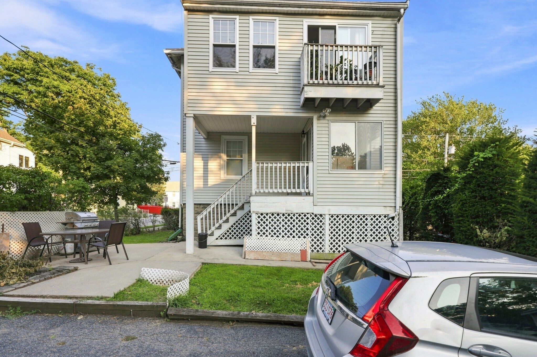 Building Photo - 99 Thorndike St