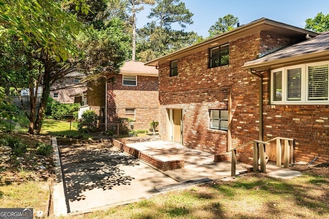 Building Photo - 1947 Farris Dr