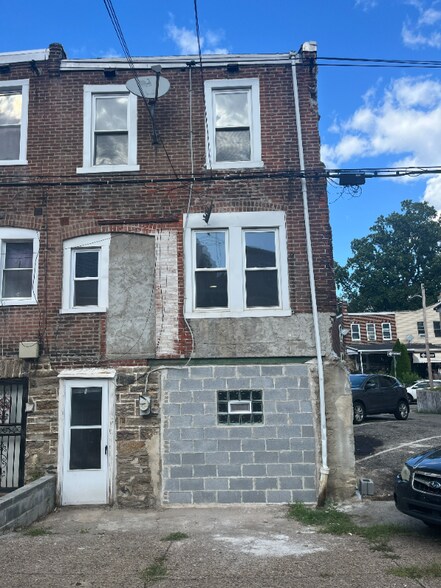 Building Photo - 4634 Fernhill Rd