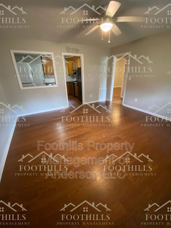 Building Photo - 304 Wildwood Drive -Unit A