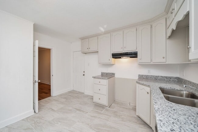 Building Photo - Your Perfect Pell City Retreat – Stylish, Spacious & Ready to Call Home!