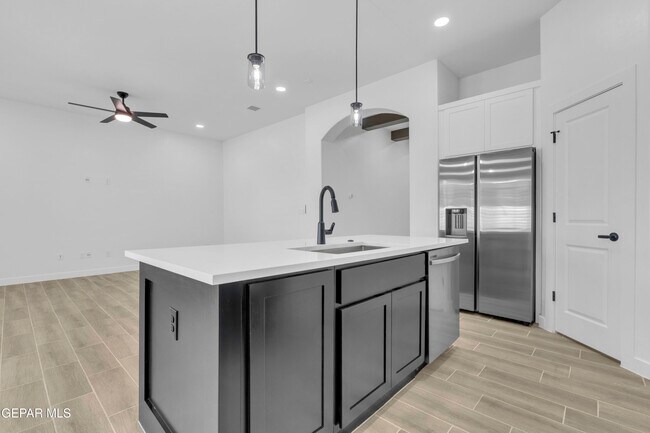 Building Photo - 15233 Expectation Ave