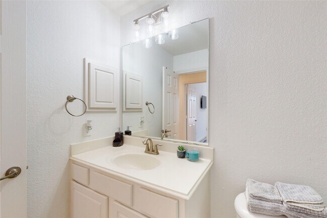 Building Photo - 18 Avenswood Pl