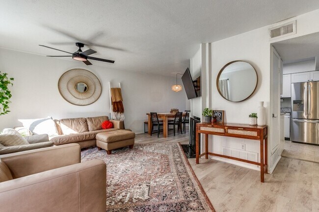 Primary Photo - 2606 Custer Pkwy