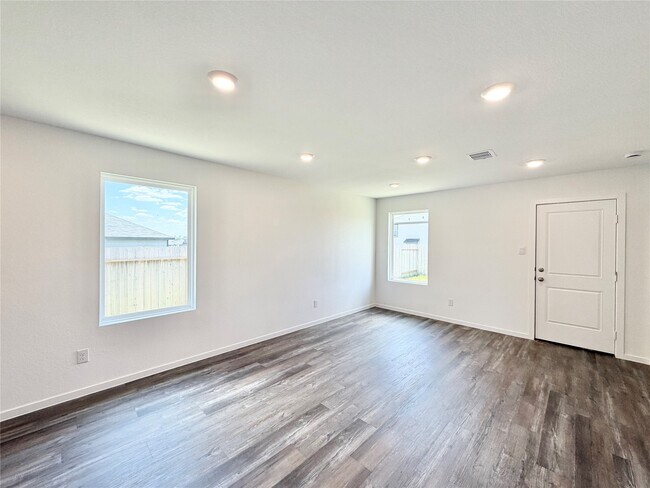 Building Photo - 40839 Hawthorne Glades St