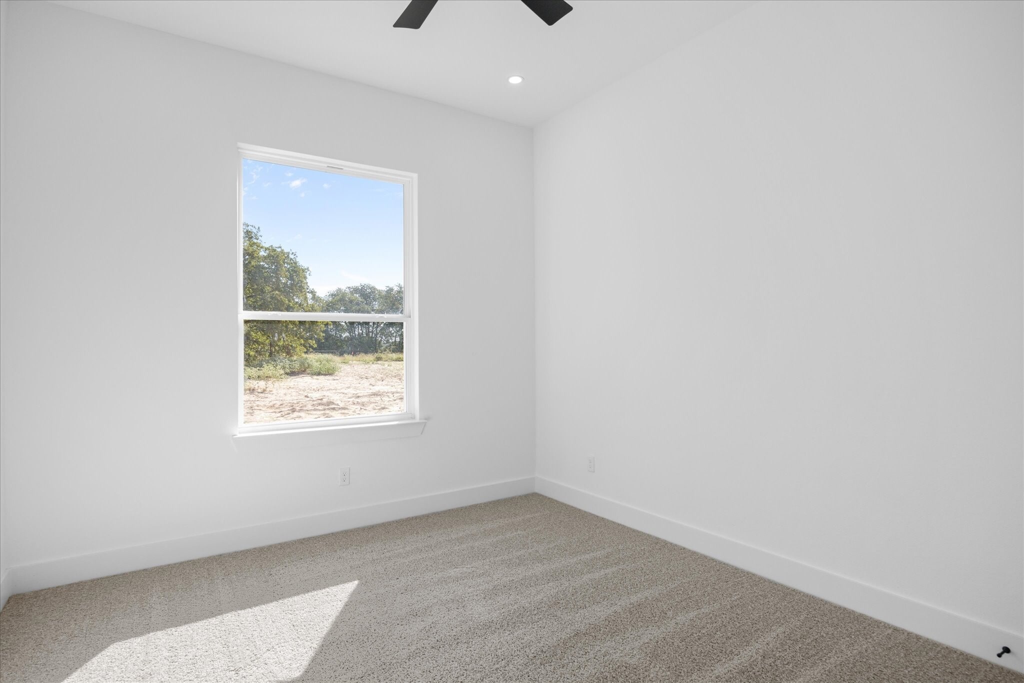Building Photo - 2057 Glenhollow Dr