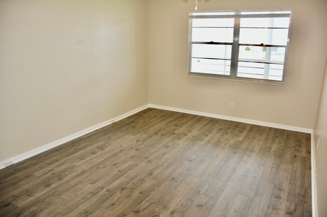 Building Photo - 4070 Exeter