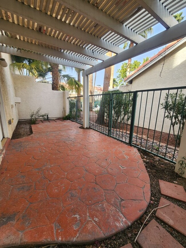 Building Photo - 5264 Island Chain Rd