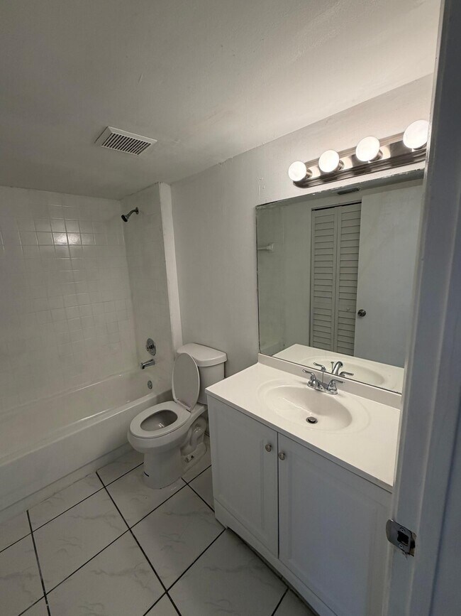 Building Photo - 11441 NW 35th St