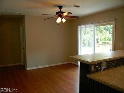 Building Photo - 2233 Paris St