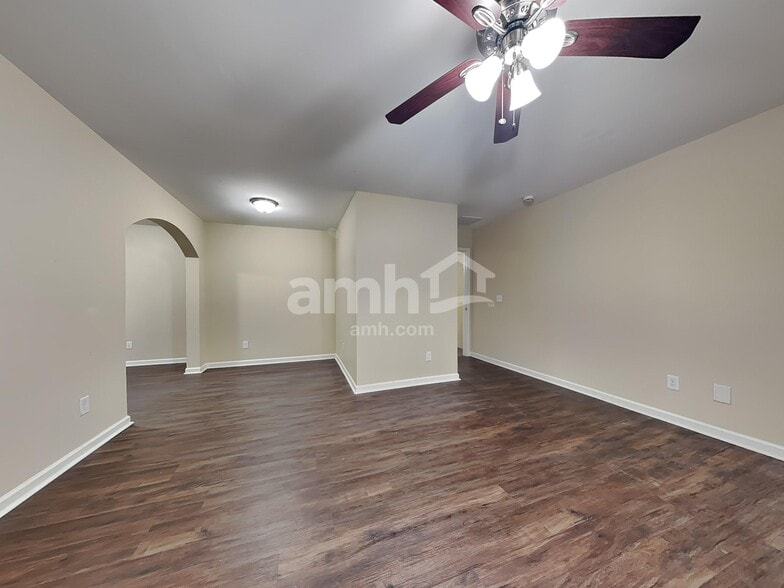 Building Photo - 30 Winslow Cir