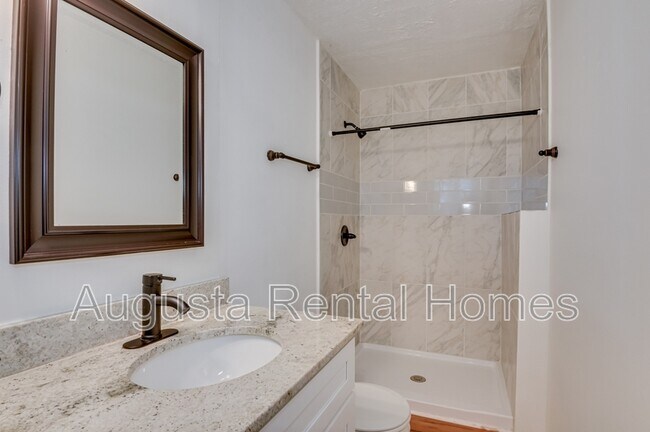 Building Photo - 2312 Mura Dr