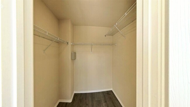 Building Photo - 2843 Maybrook Hollow Ln