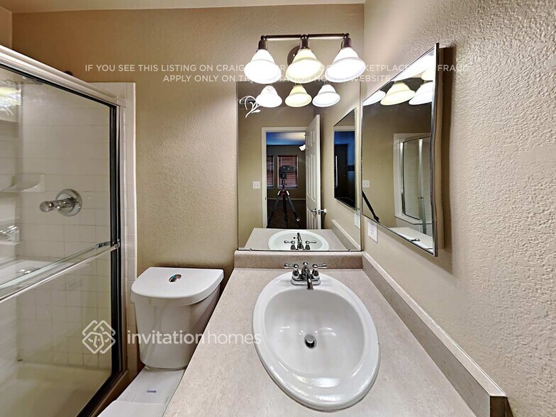 Building Photo - 838 Willow Dr