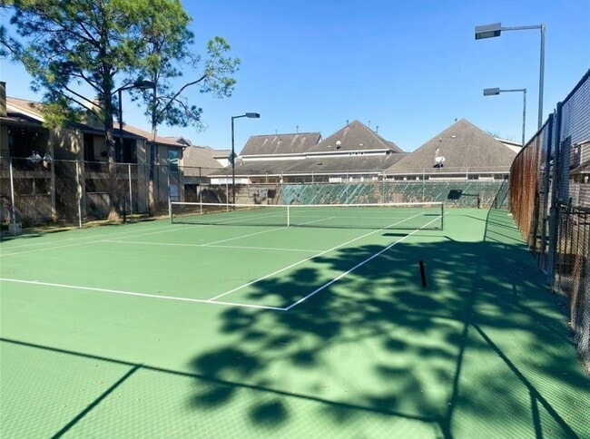 Building Photo - 3300 Pebblebrook Dr