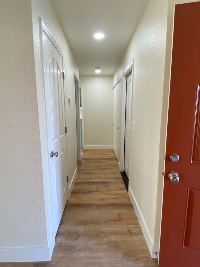 Building Photo - COMING SOON - Wonderful 4 bedroom/2 bath house - Updated throughout!