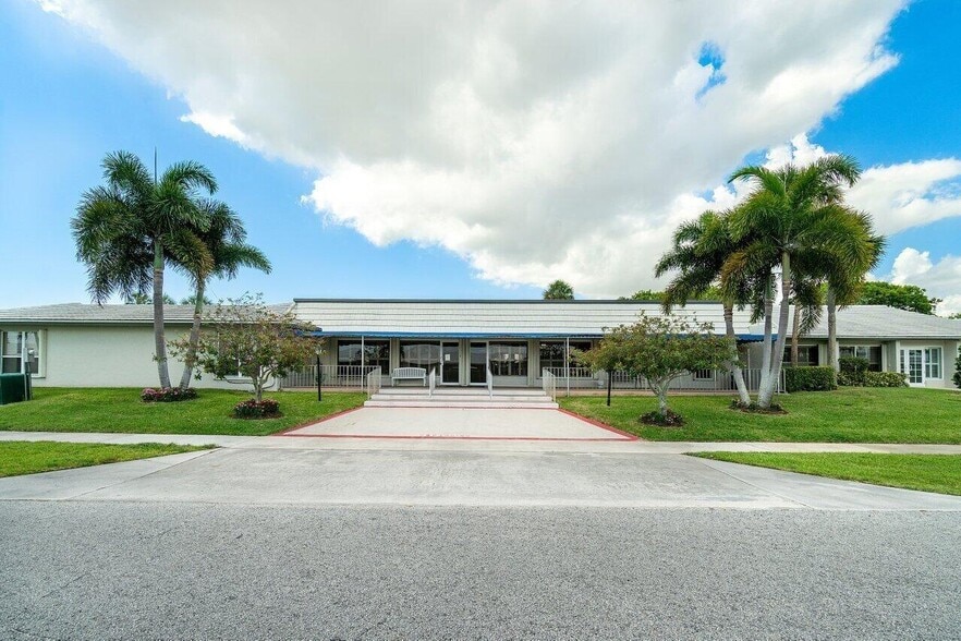 Building Photo - 2096 SW 13th Ter