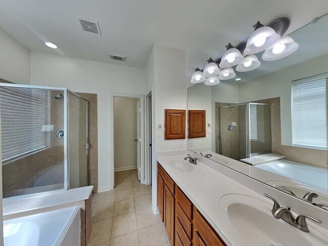 Building Photo - 17247 Marquette Point Ln