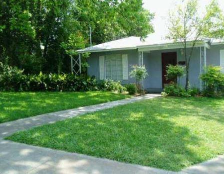 Building Photo - 825 Harris Ave