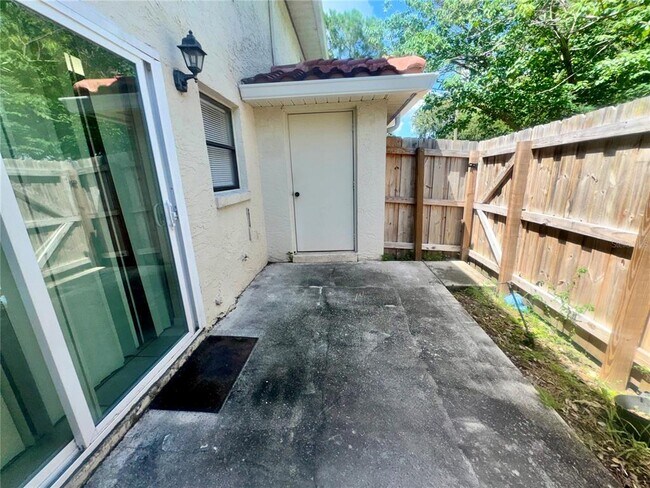 Building Photo - 1605 Shady Ridge Ct