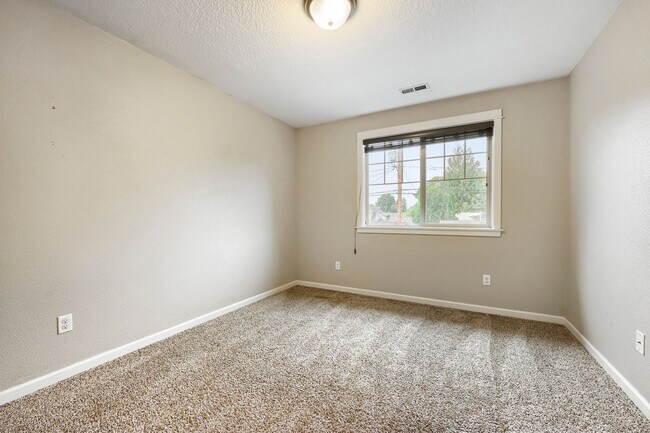 Building Photo - Custom-Built 4BR/2.5BA Two-Story Near Woodstock — Quartz Island Kitchen, Gas Fireplace & Fenced Y...