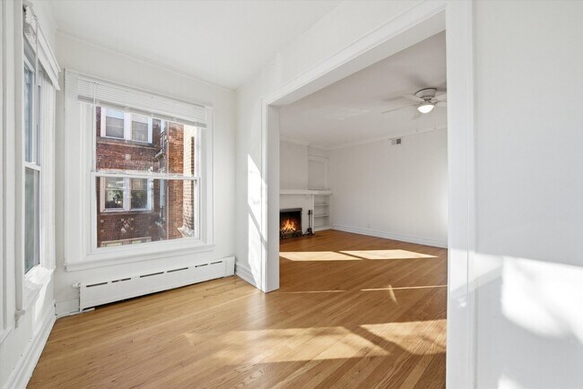 Building Photo - 5212 S Ingleside Ave