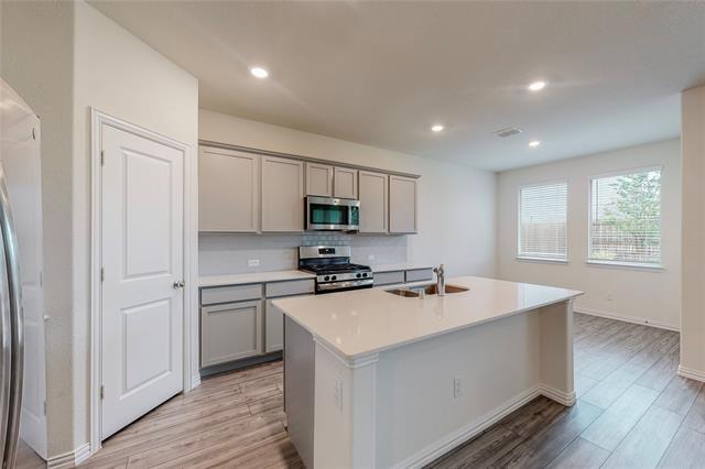 Building Photo - 2130 Clarion Dr