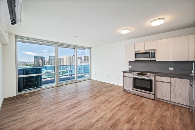 Primary Photo - Kapiolani Residence - Great Location, Grea...