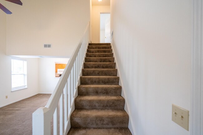 Building Photo - 3509 Delmar Ct