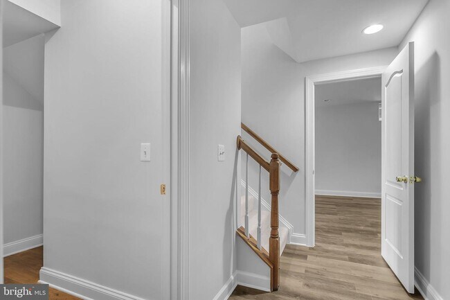 Building Photo - 22855 Oakgrove Rd
