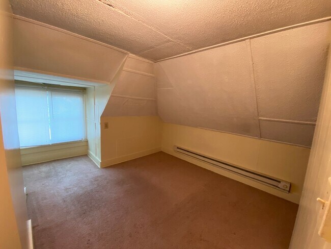 Building Photo - 77 Frambes Ave