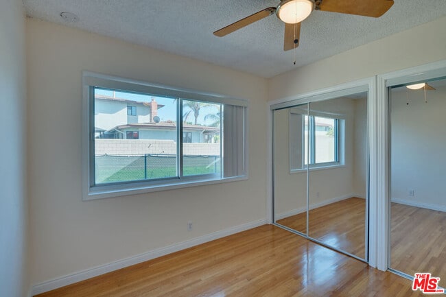 Building Photo - 431 W Acacia Ave