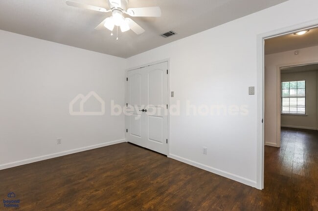 Building Photo - Updated 3BR Sherwood Home with Huge Fenced Yard