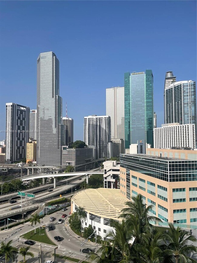 Primary Photo - 350 S Miami Ave