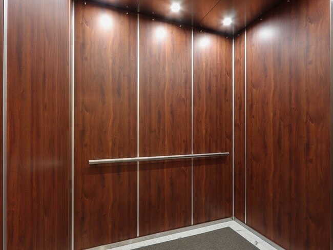 Building Photo - 5 Marlborough St