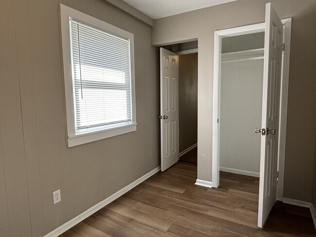 Building Photo - 2943 Hillside Ave