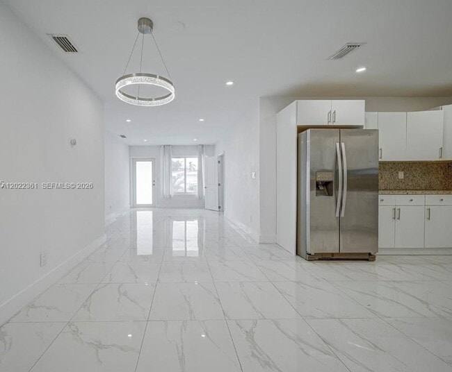 Building Photo - 6561 SW 30th St