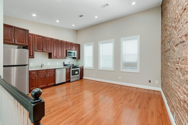 Building Photo - 3015 N Calvert St