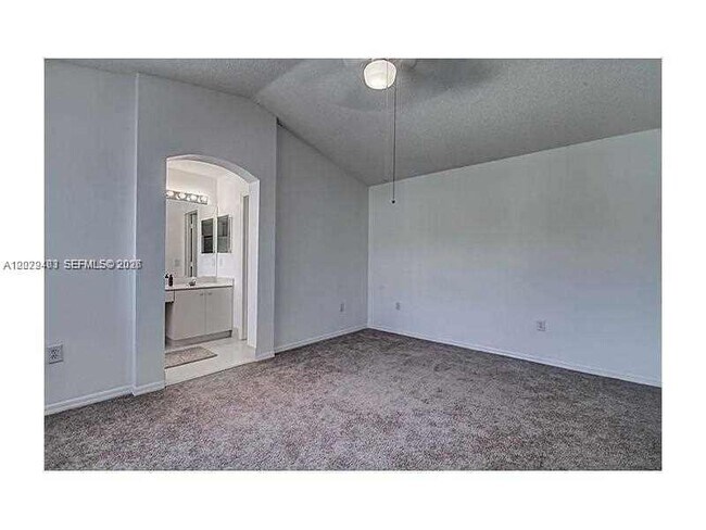 Building Photo - 960 Corkwood St