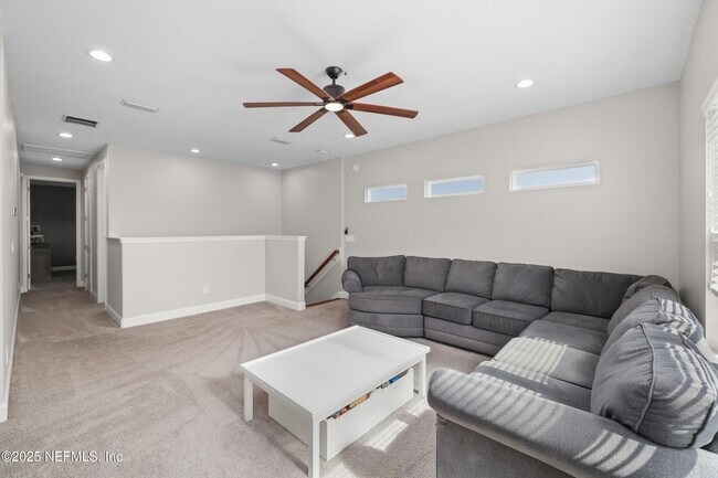 Building Photo - 318 Windwalker Dr